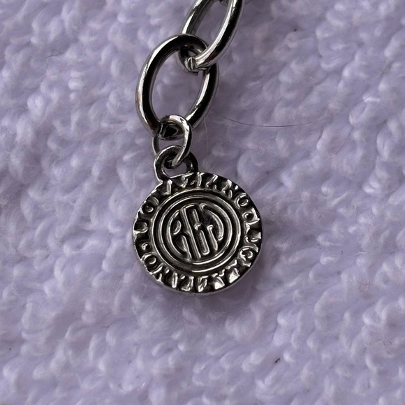 RJ Graziano Clear Frosted Chain Link Necklace. - Picture 8 of 11